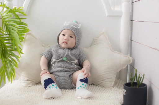 阿里宝宝揉眼睛是怎么回事